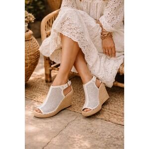 Kenneth Cole Olivia White Perforated Leather Espadrille Wedge Sandals 7.5